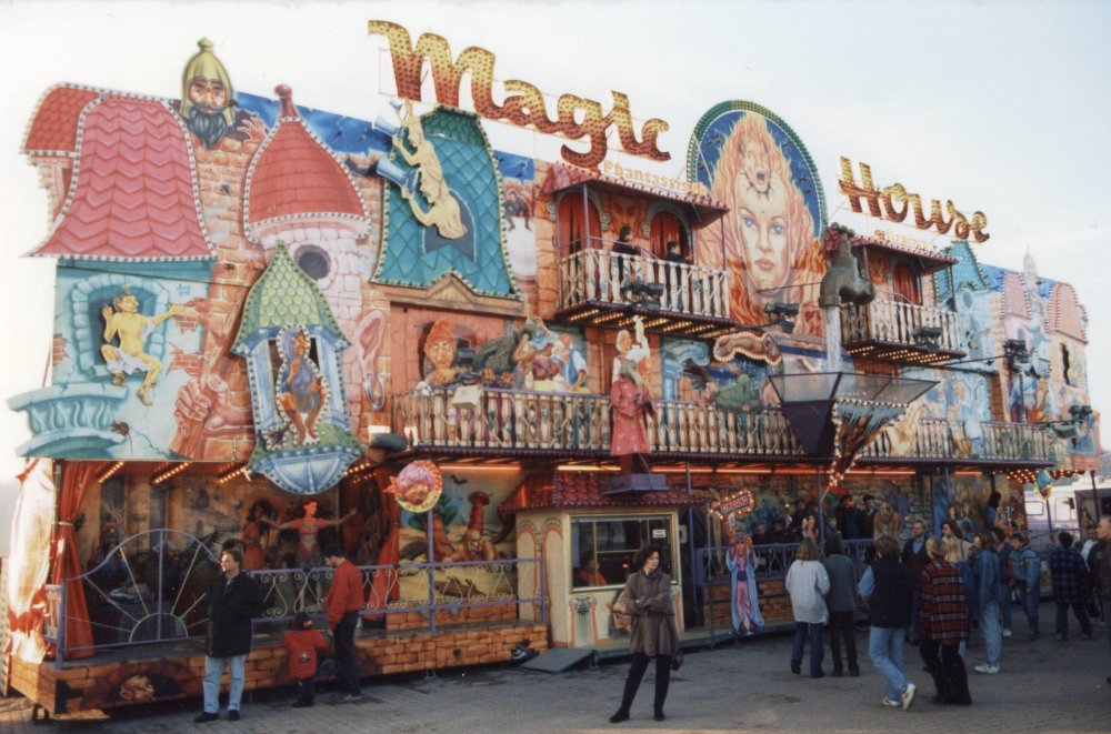 Magic House - Kutschenbauer