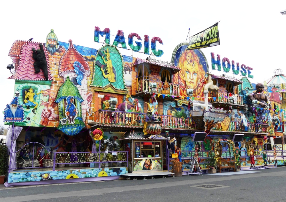 Magic House - Kutschenbauer