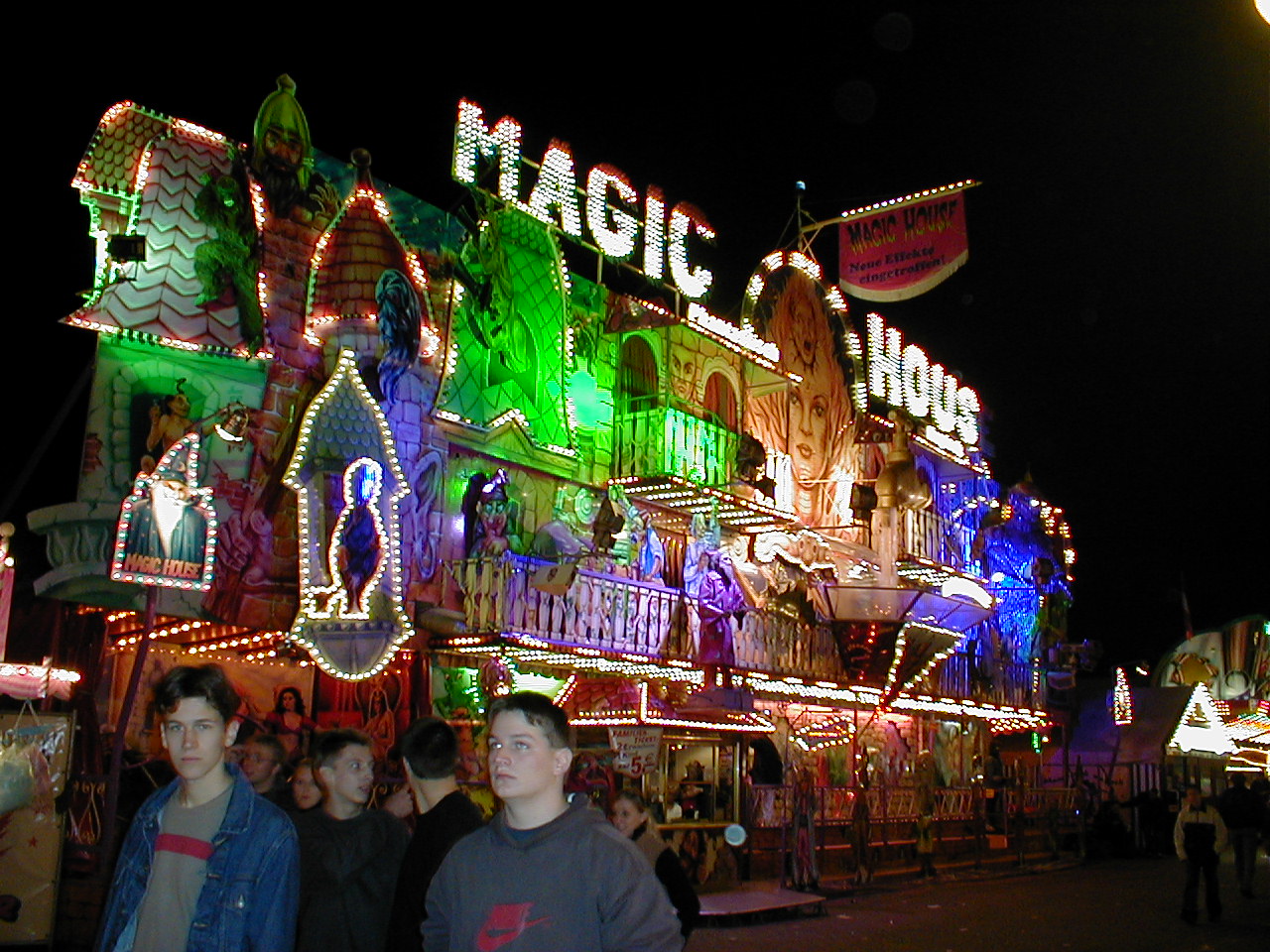Magic House - Kutschenbauer