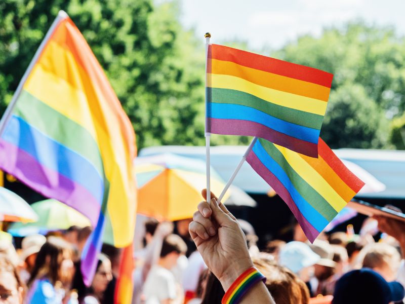  8. Regenbogentag auf dem Hamburger Dom: Ein Fest für Toleranz und Vielfalt